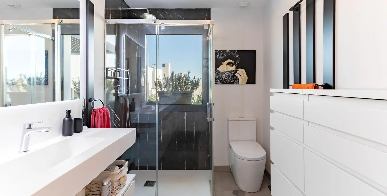 Sale of penthouse in Estepona 18