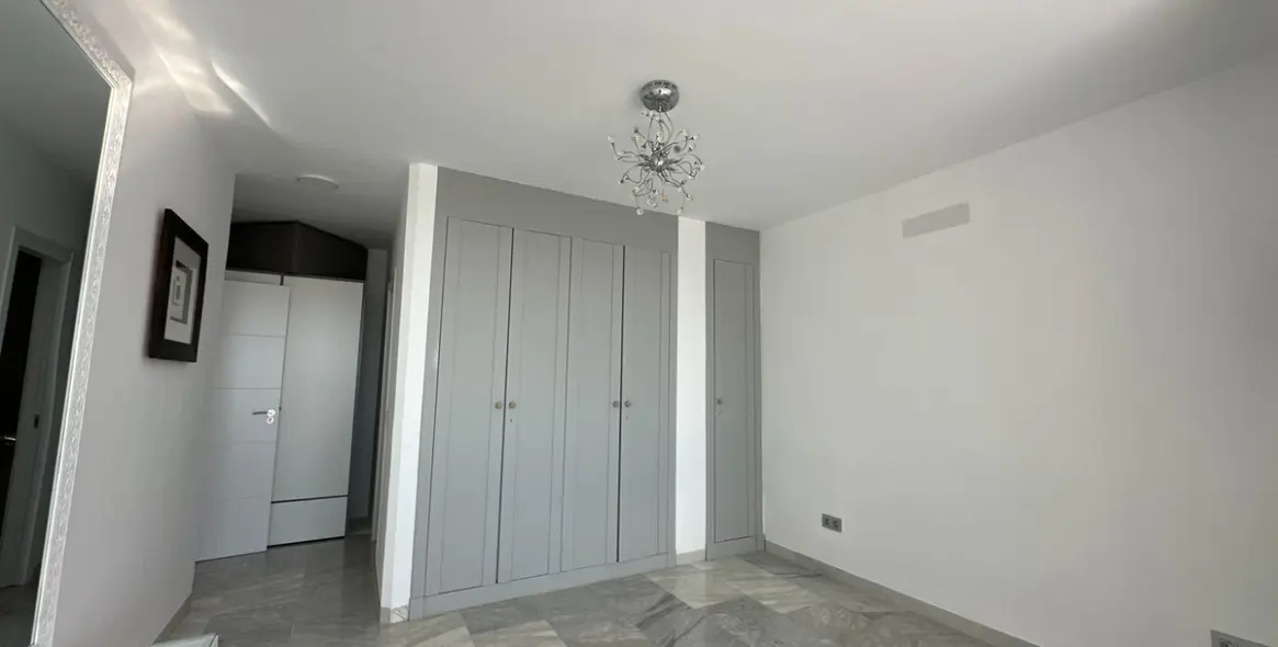 Alquiler a largo plazo de adosado en Estepona 7