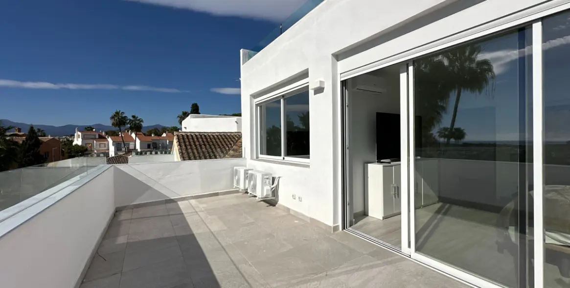 Alquiler a largo plazo de adosado en Estepona 11