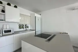 Image 4 thumb