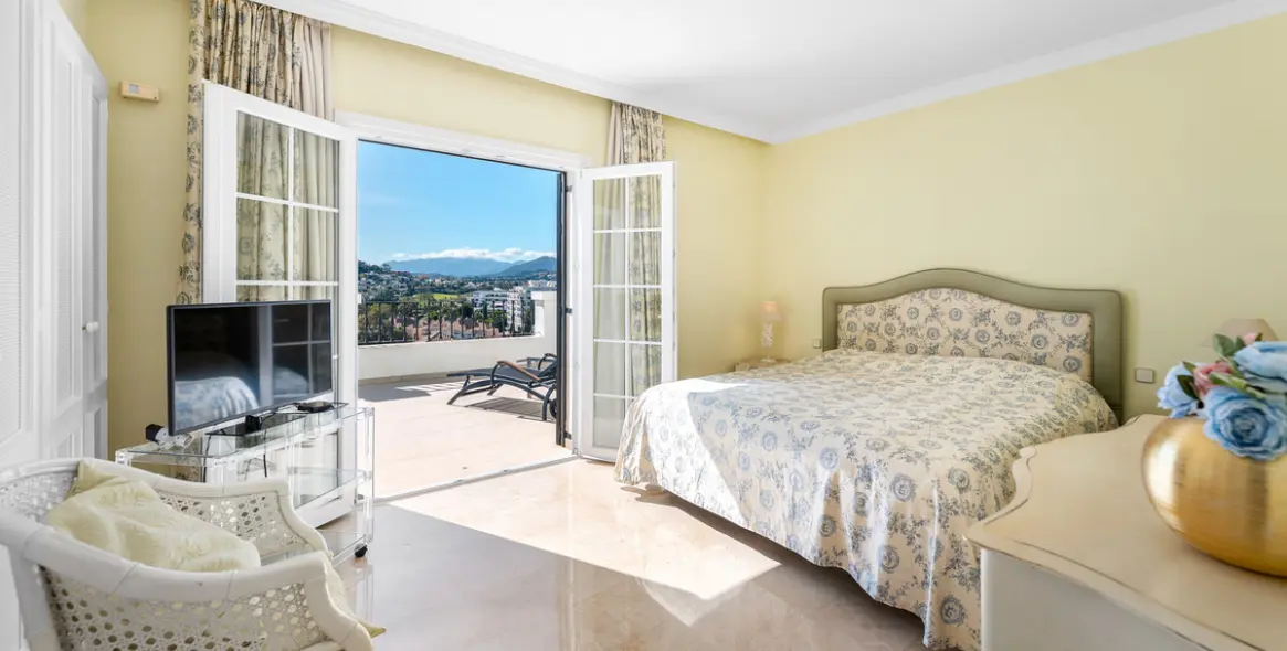 Venta de adosado en Nueva Andalucía 18