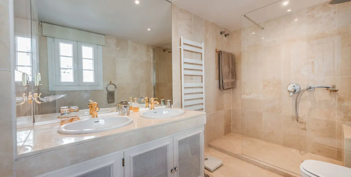 Venta de adosado en Nueva Andalucía 20