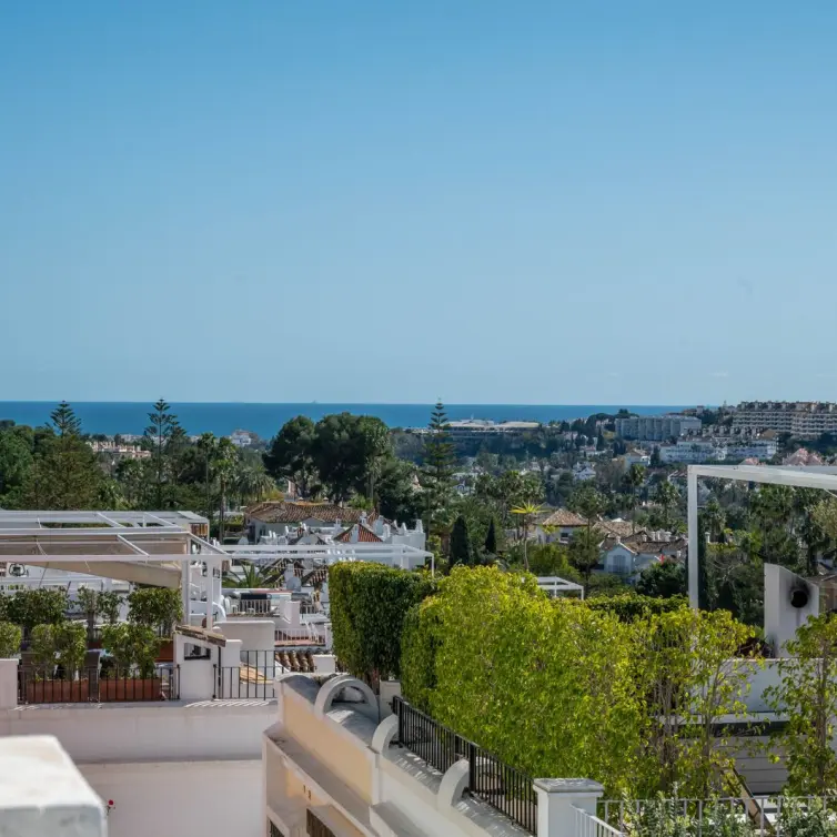 Sale of townhouse in Nueva Andalucía