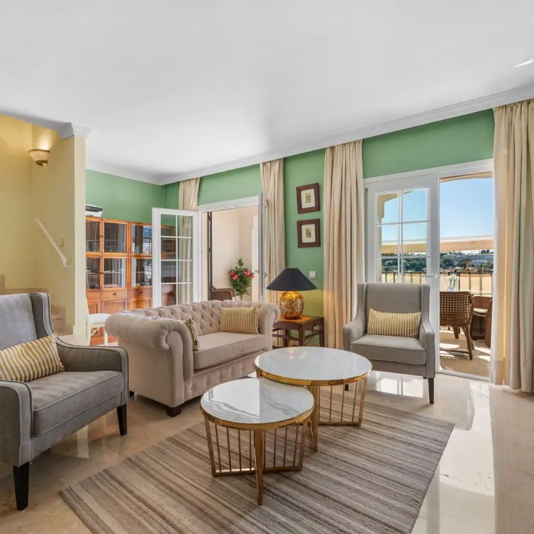 Sale of townhouse in Nueva Andalucía
