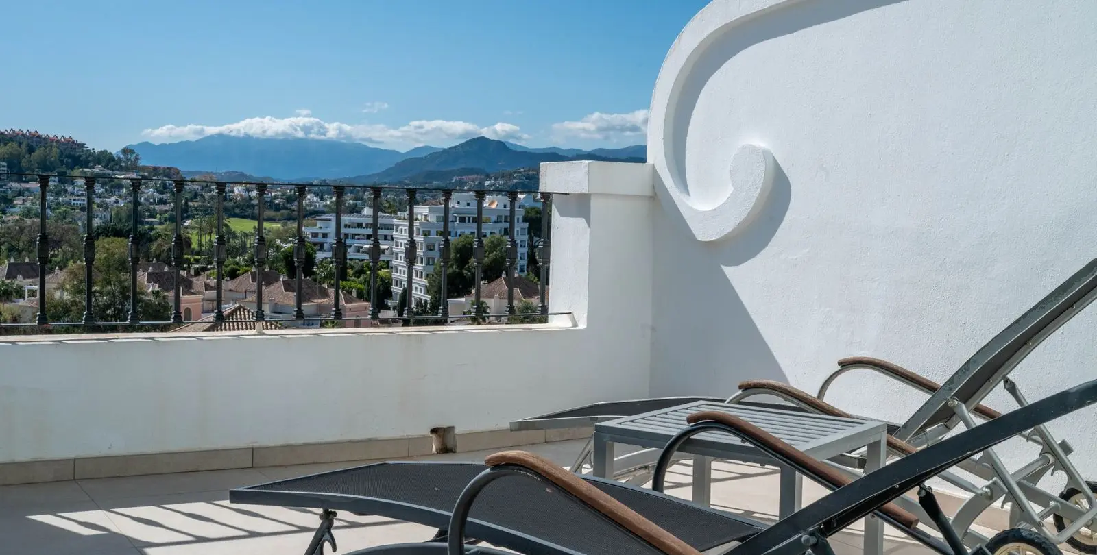 Sale of townhouse in Nueva Andalucía 4