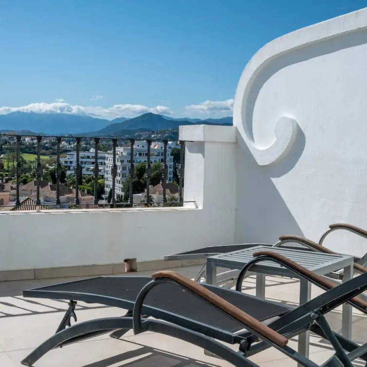 Sale of townhouse in Nueva Andalucía