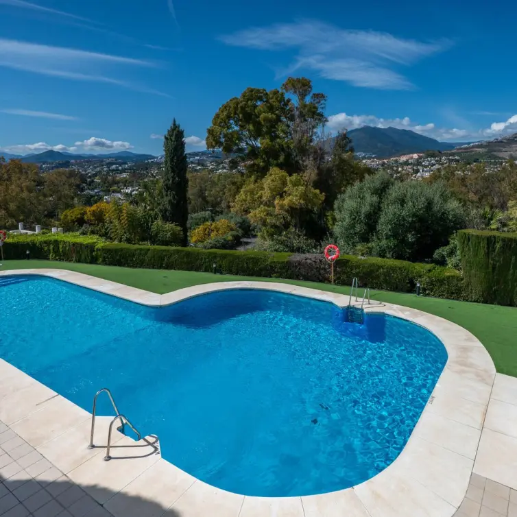 Sale of townhouse in Nueva Andalucía