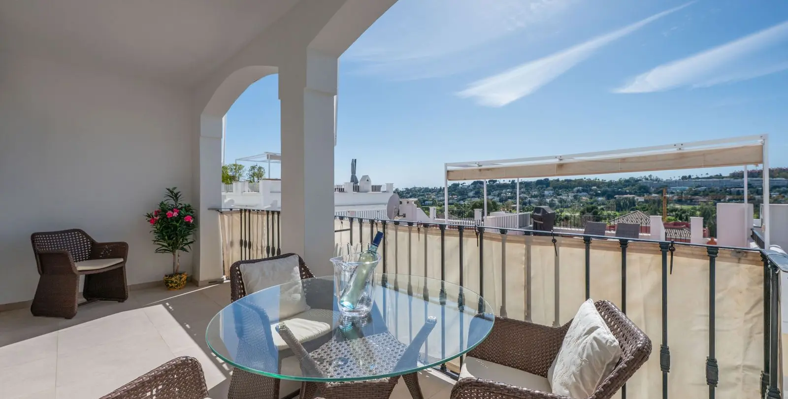 Sale of townhouse in Nueva Andalucía 18