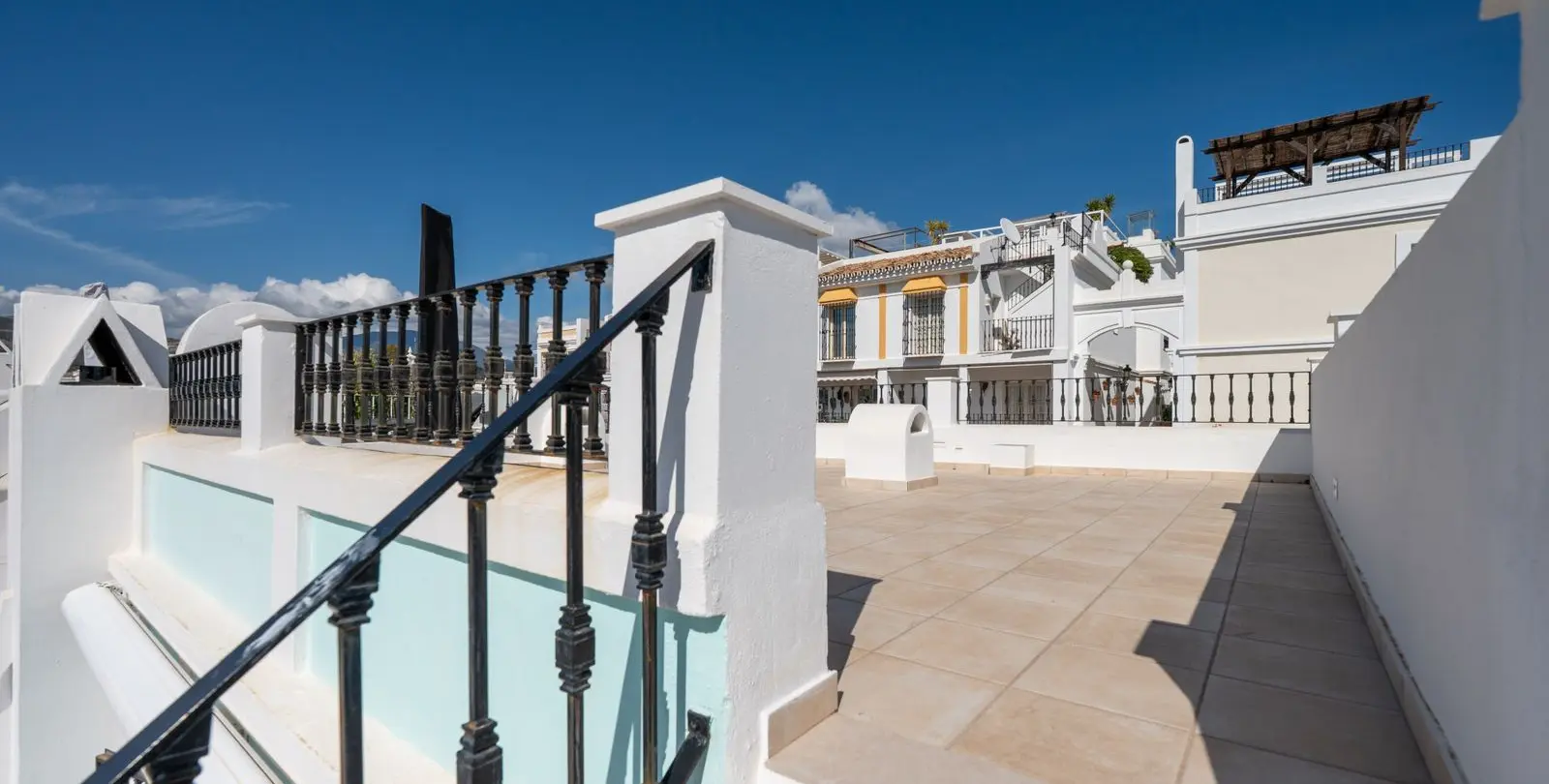 Sale of townhouse in Nueva Andalucía 27
