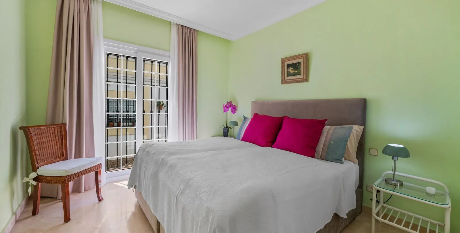 Sale of townhouse in Nueva Andalucía 32