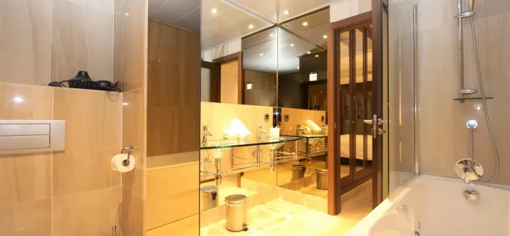 Alquiler a corto plazo de apartamento en planta media en Estepona 4