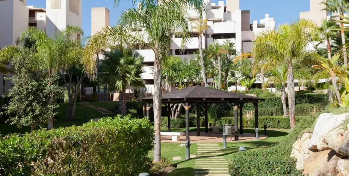 Alquiler a corto plazo de apartamento en planta media en Estepona 16