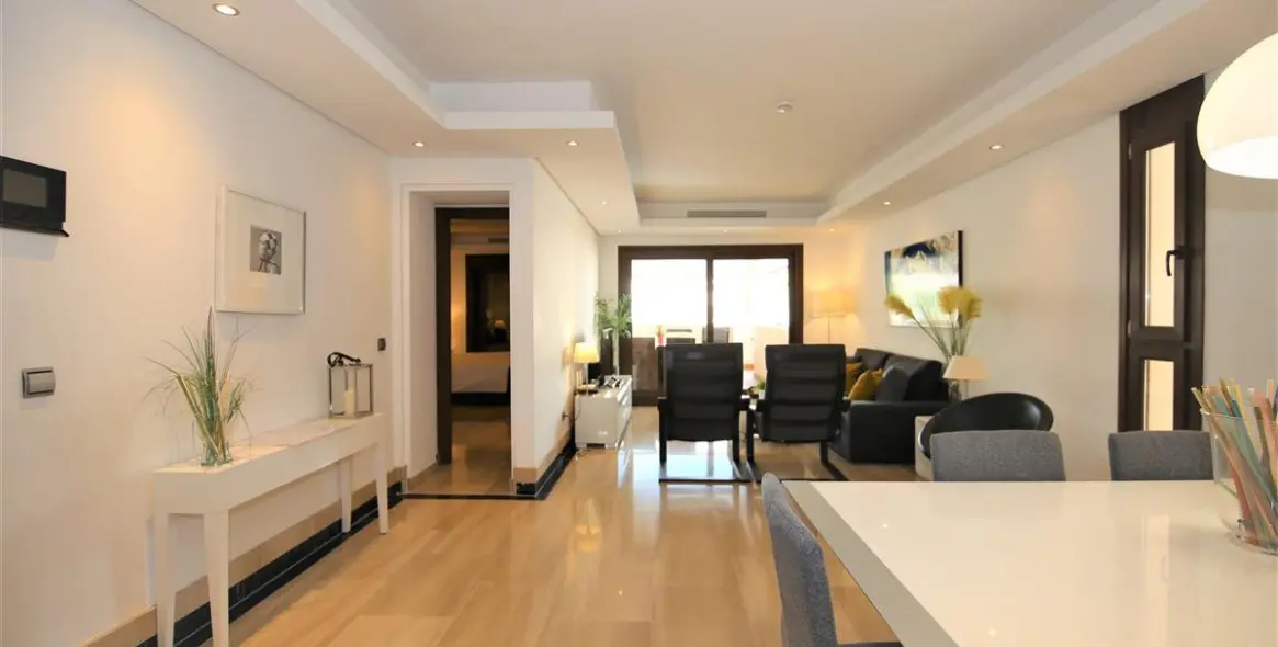 Alquiler a corto plazo de apartamento en planta media en Estepona 19