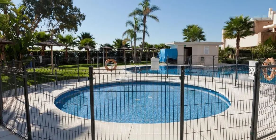 Alquiler a corto plazo de apartamento en planta media en Estepona 21