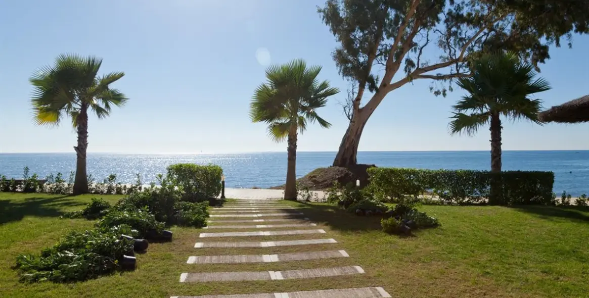 Alquiler a corto plazo de apartamento en planta media en Estepona 23