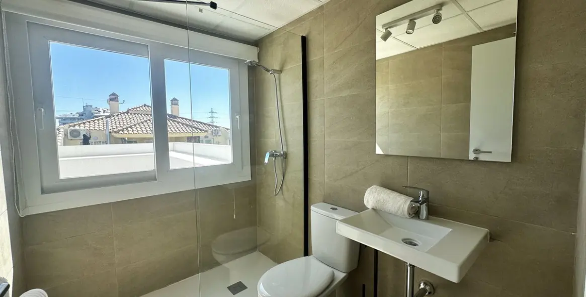 Long-term rent of middle floor apartment in Fuengirola 8