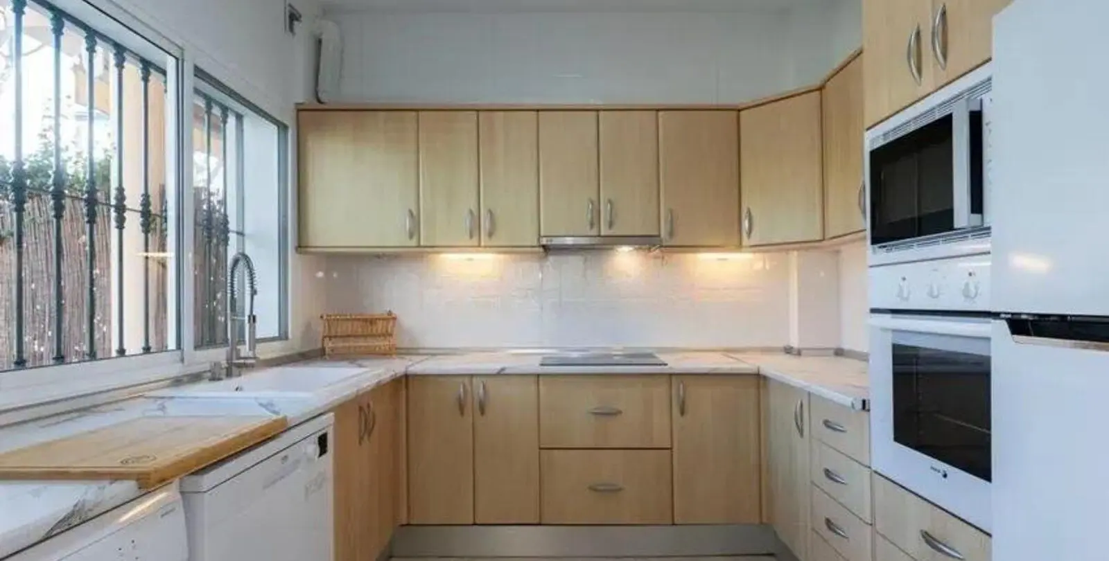 Sale of semi-detached house in Cabopino 7