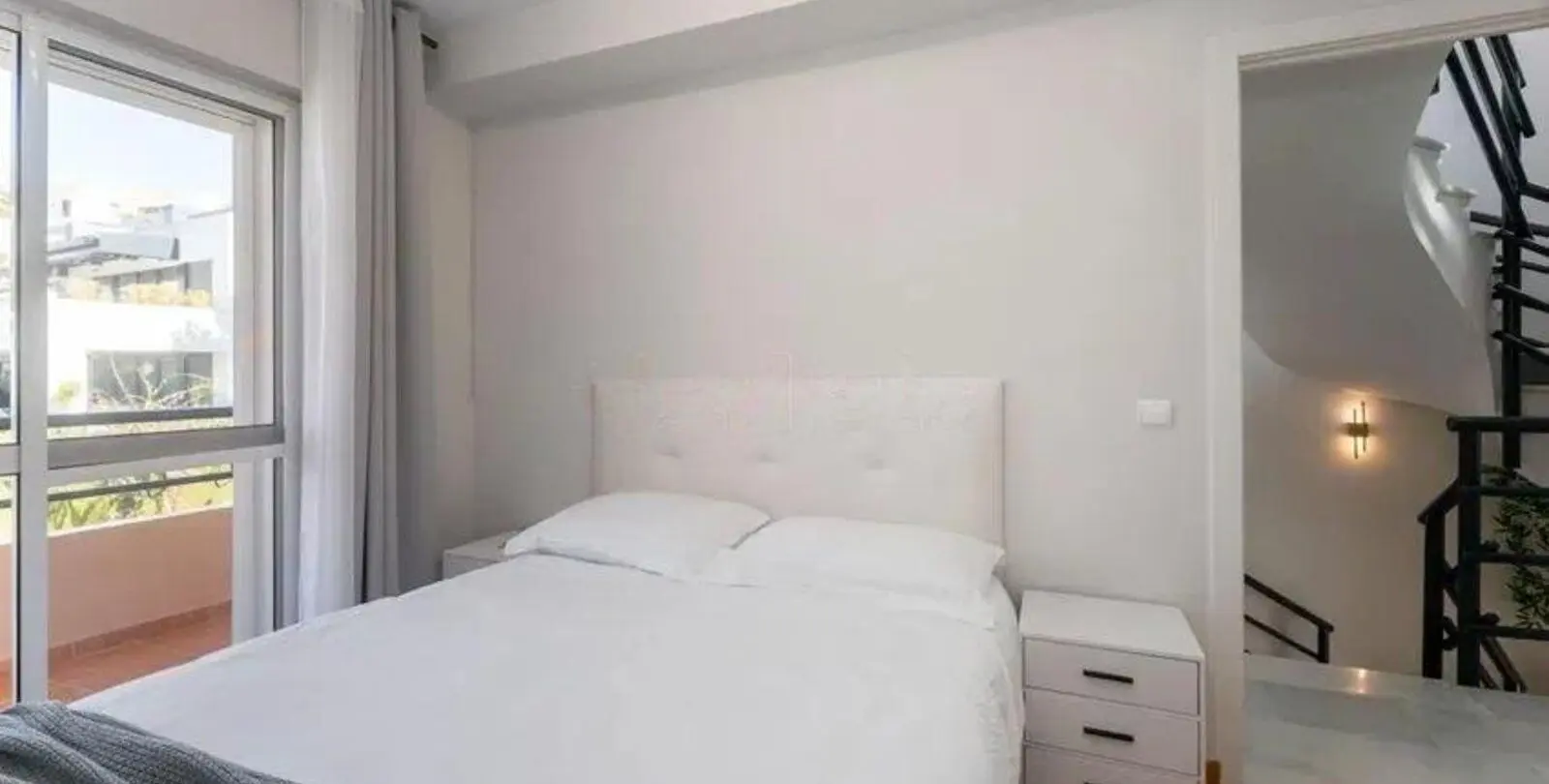 Sale of semi-detached house in Cabopino 16