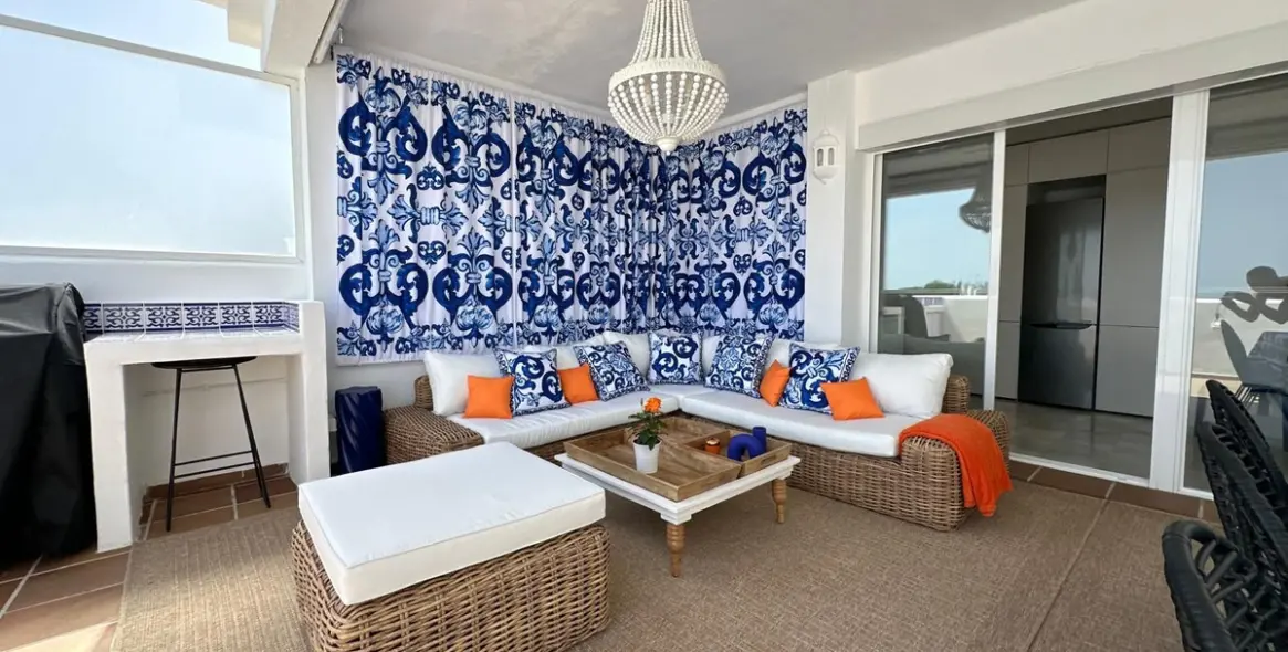 Краткосрочная аренда двухуровневого пентхауса в Estepona 2