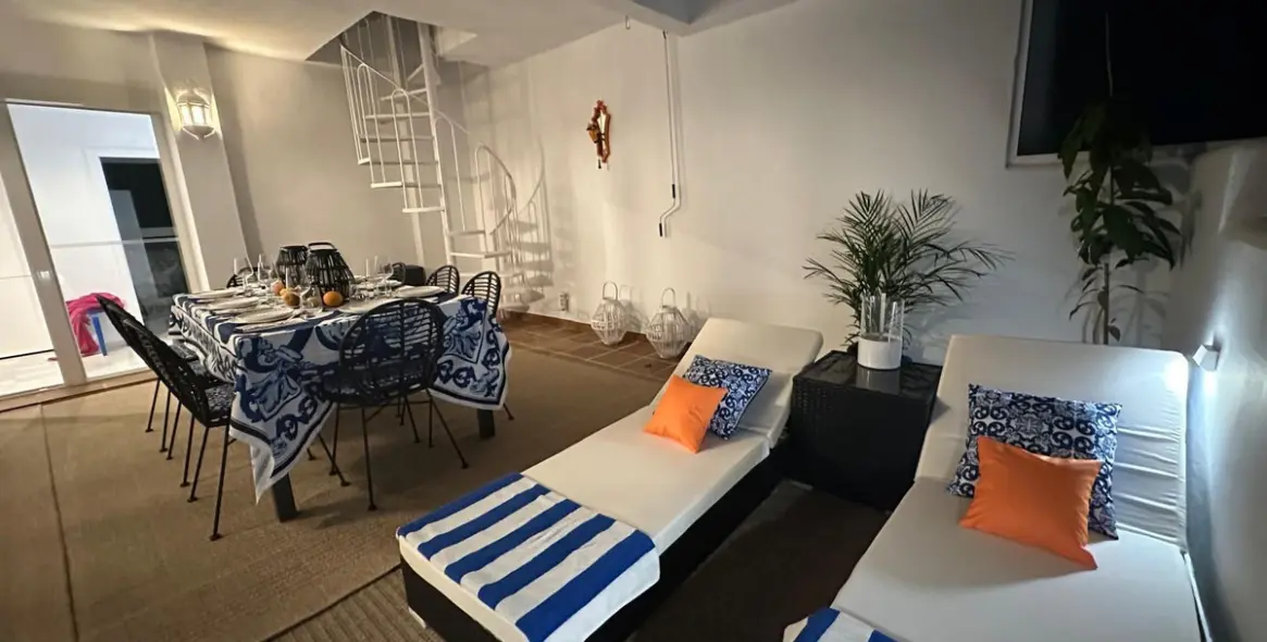 Краткосрочная аренда двухуровневого пентхауса в Estepona 4