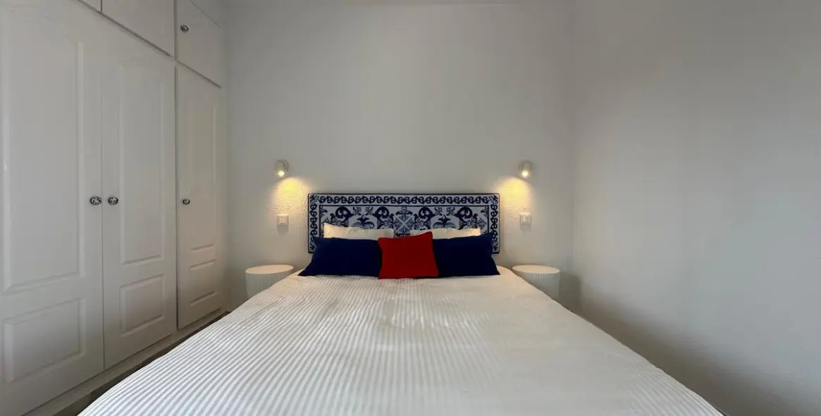 Краткосрочная аренда двухуровневого пентхауса в Estepona 10