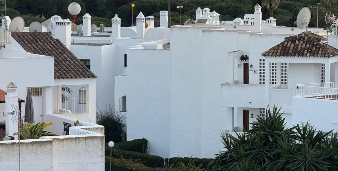 Краткосрочная аренда двухуровневого пентхауса в Estepona 20