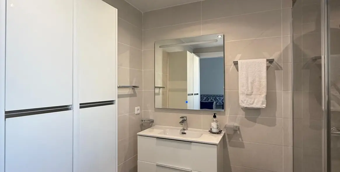 Краткосрочная аренда двухуровневого пентхауса в Estepona 31