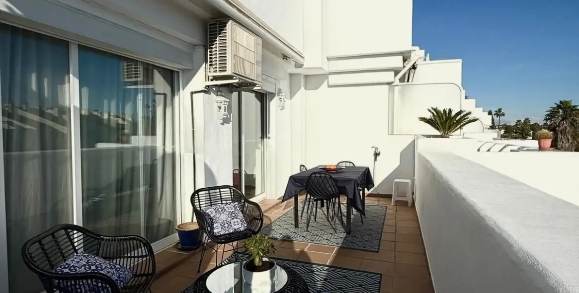 Краткосрочная аренда двухуровневого пентхауса в Estepona 36