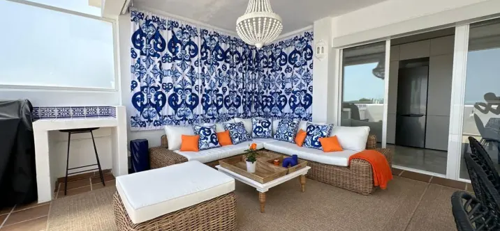 Short-term rent of penthouse duplex in Estepona 1