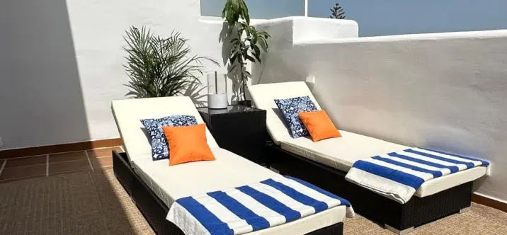 Short-term rent of penthouse duplex in Estepona 4