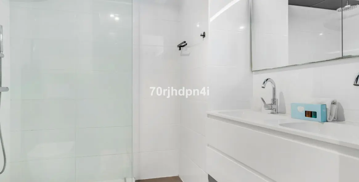 Sale of middle floor apartment in Mijas 1