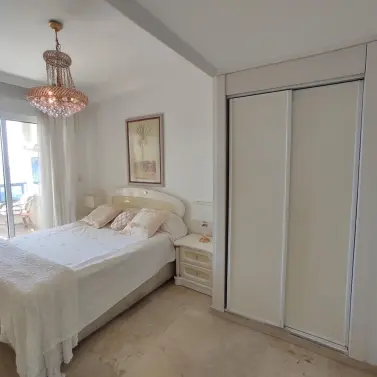 Sale of middle floor apartment in Marbella