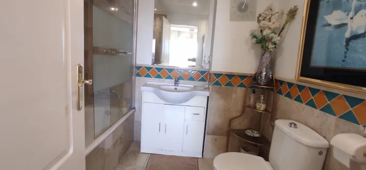 Sale of middle floor apartment in Marbella 3