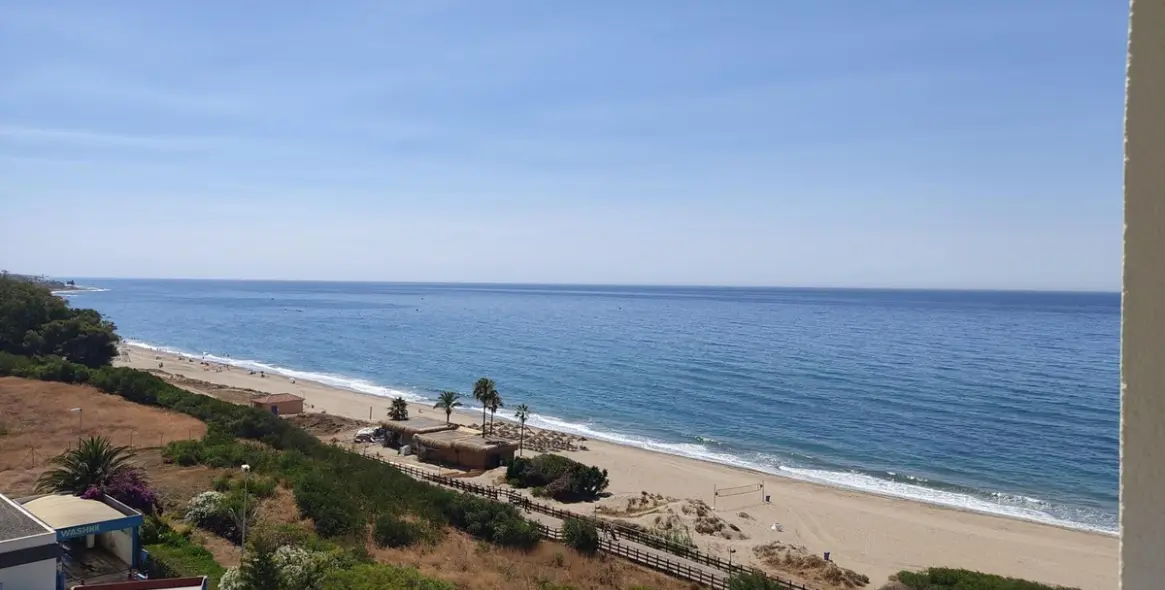 Sale of middle floor apartment in Marbella 11