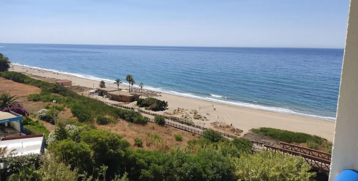 Sale of middle floor apartment in Marbella 12