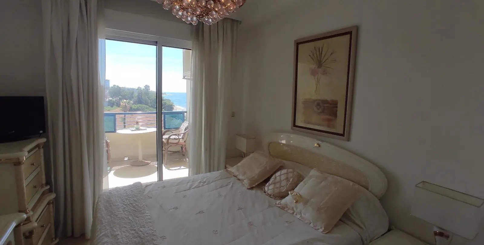 Venta de apartamento en planta media en Marbella 3