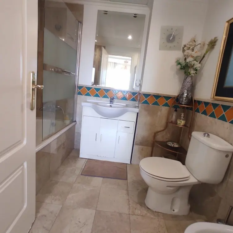 Sale of middle floor apartment in Marbella