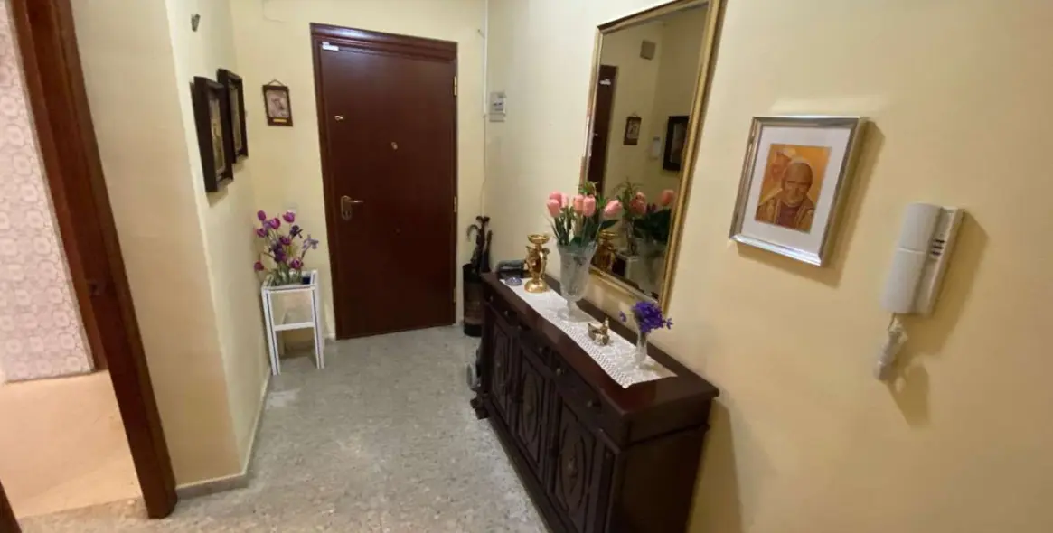 Продажа апартаментов на среднем этаже в Malaga 12