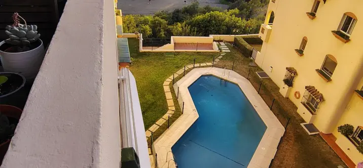 Sale of ground floor apartment in Estepona 1