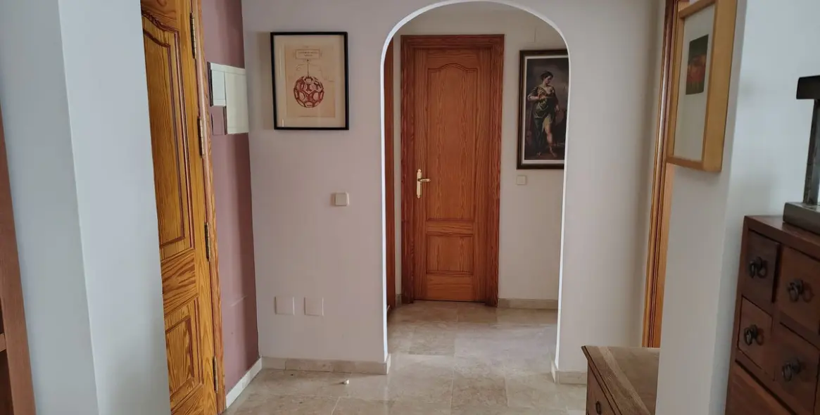 Sale of ground floor apartment in Estepona 16