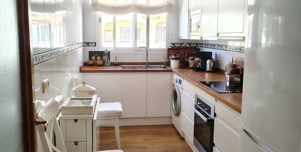 Sale of ground floor apartment in Estepona 17