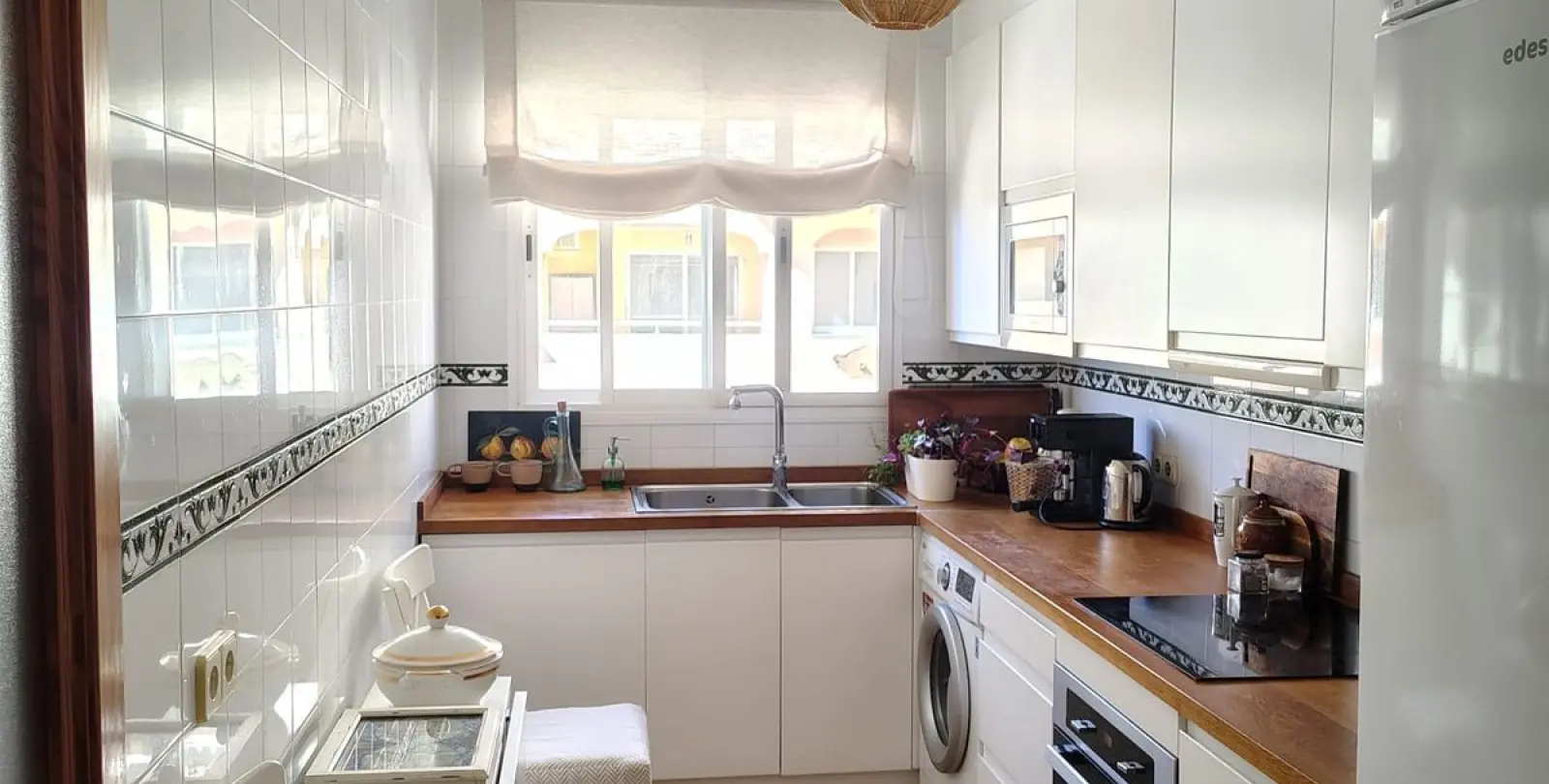 Sale of ground floor apartment in Estepona 11