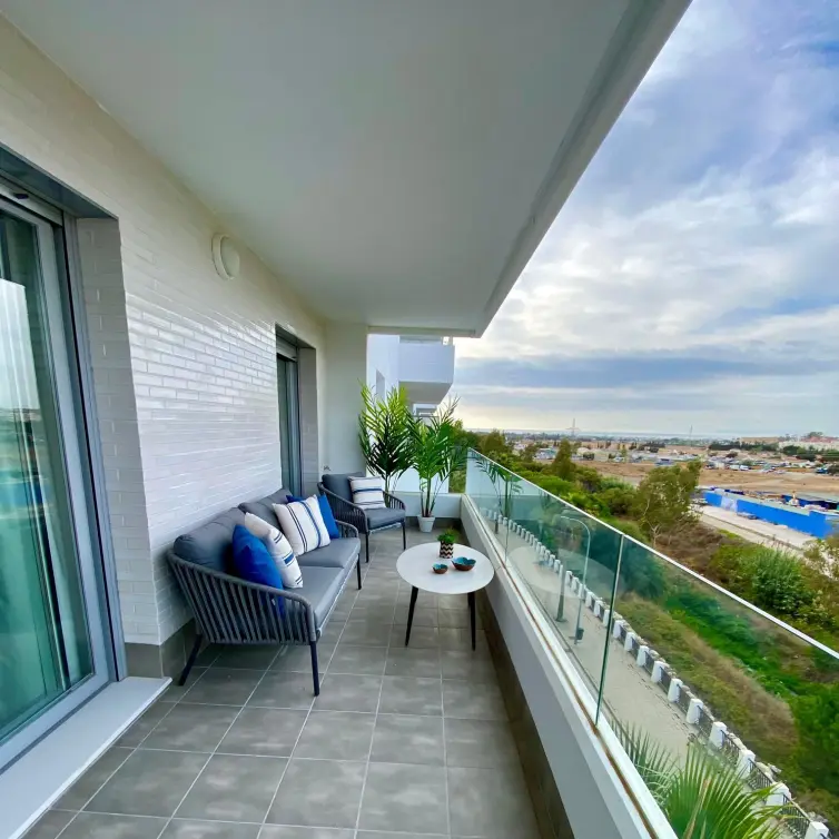 Sale of penthouse in Nueva Andalucía