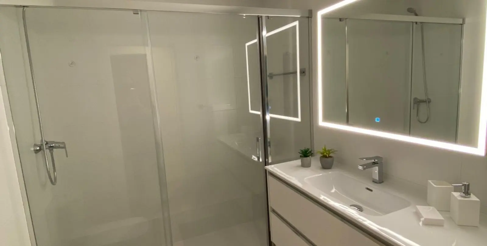 Sale of penthouse in Nueva Andalucía 8
