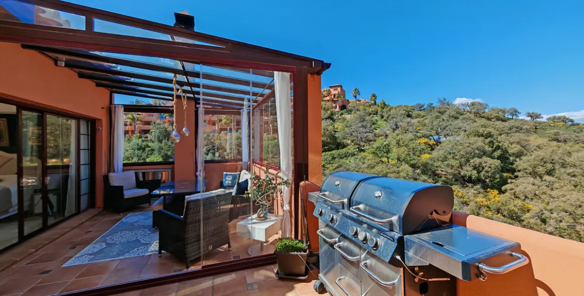 Sale of duplex in La Mairena 5