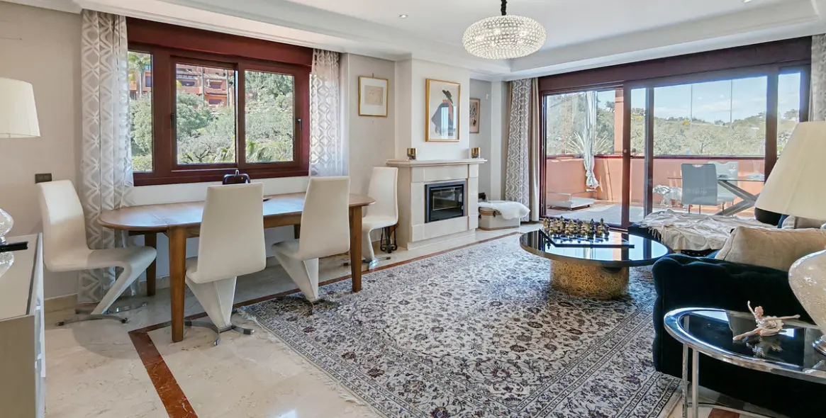 Sale of duplex in La Mairena 7