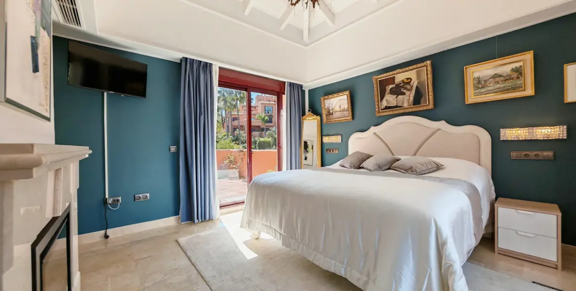 Sale of duplex in La Mairena 12