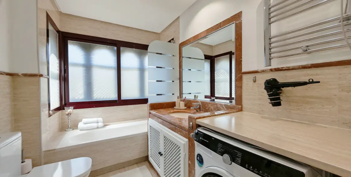 Sale of duplex in La Mairena 22