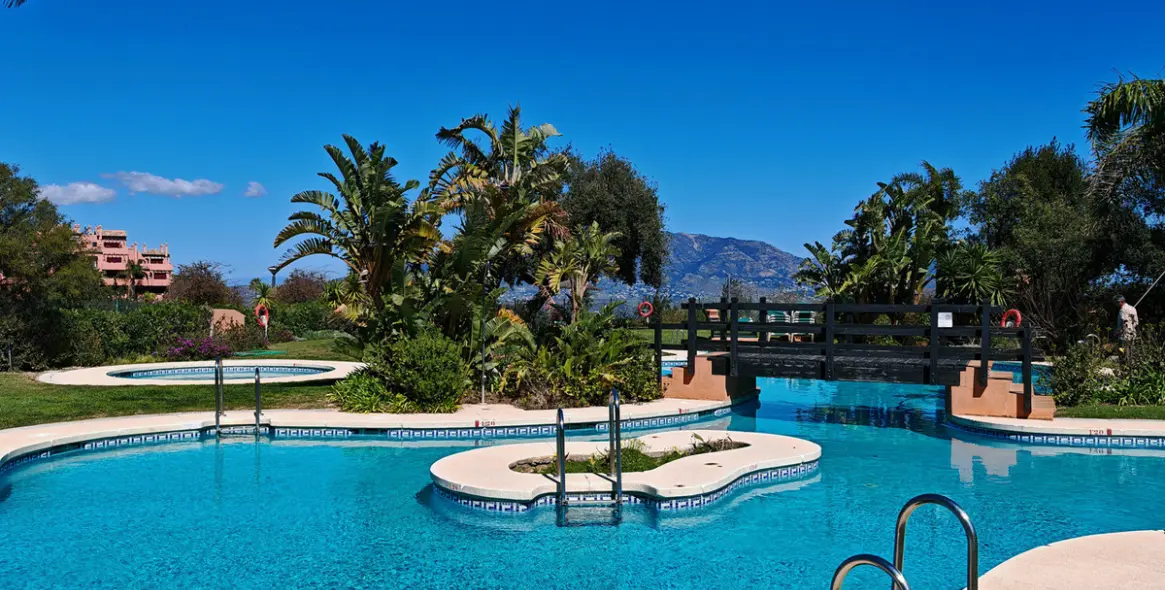 Sale of duplex in La Mairena 26