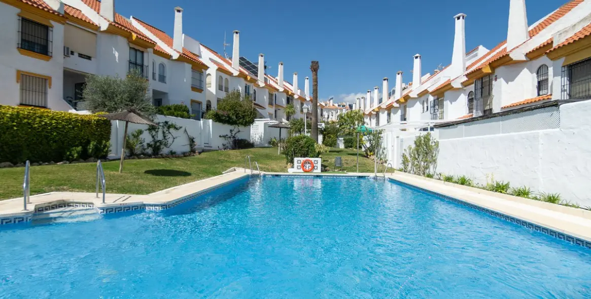 Продажа таунхауса в Estepona 1